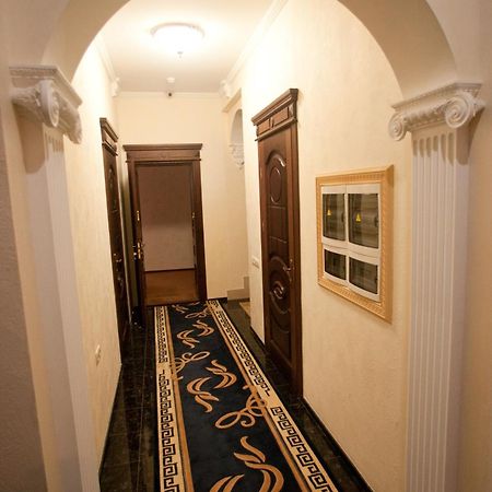 Kleopatra Vip Hotel Kamianets-Podilskyi Exterior photo