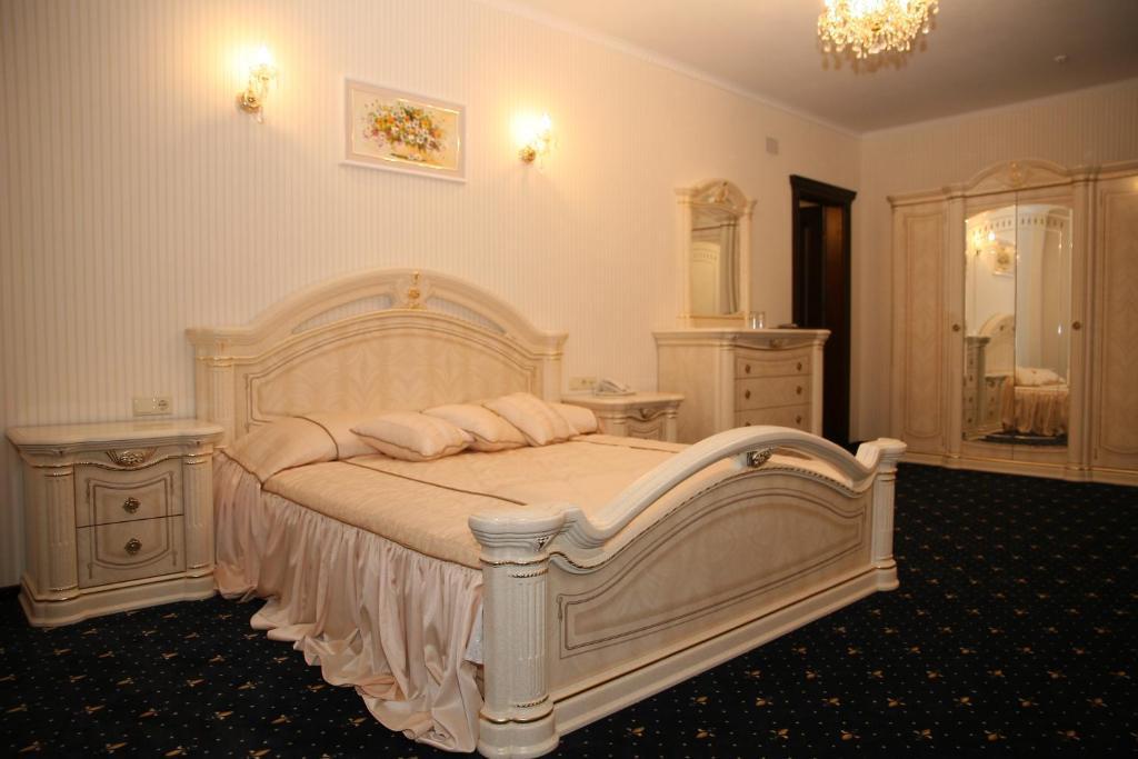 Kleopatra Vip Hotel Kamianets-Podilskyi Room photo