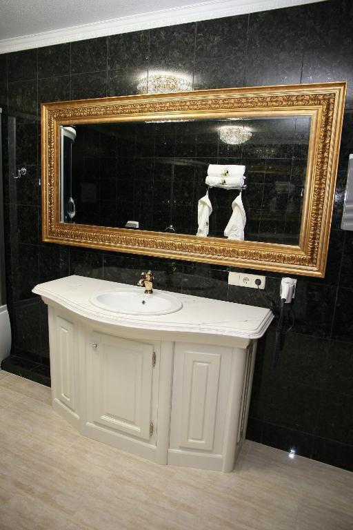 Kleopatra Vip Hotel Kamianets-Podilskyi Room photo
