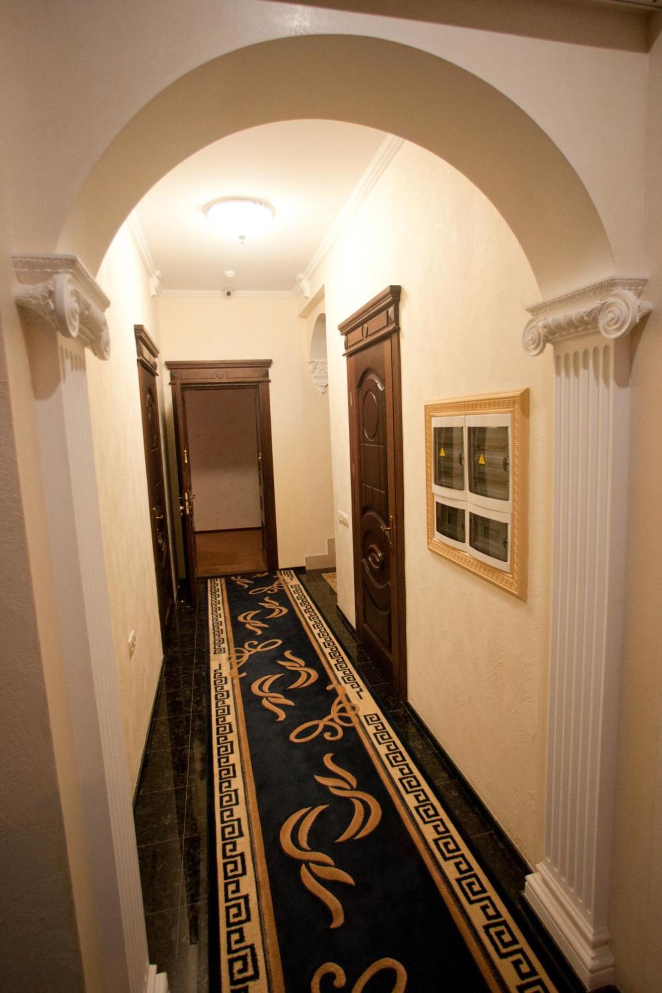 Kleopatra Vip Hotel Kamianets-Podilskyi Exterior photo